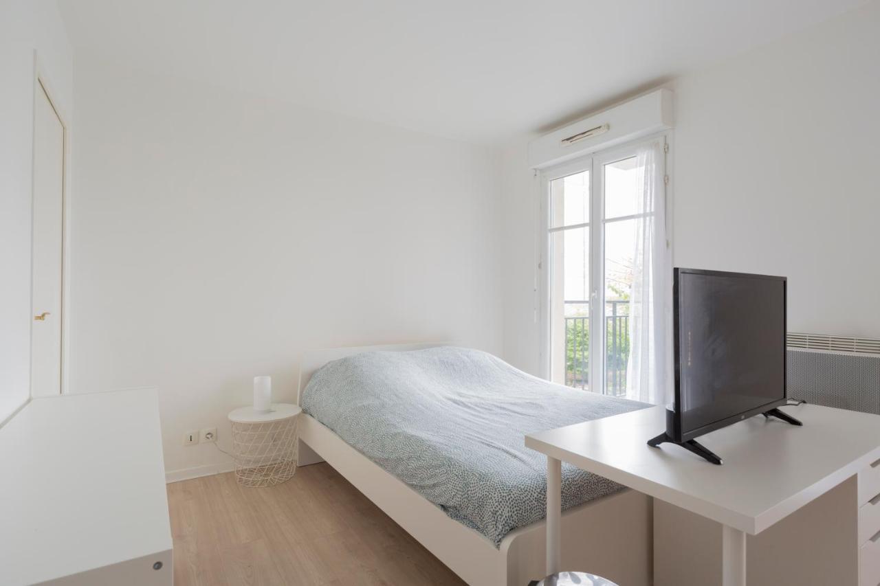 Paris-Disney - Studio 1 Min Gare Bussy-Saint-Georges Bagian luar foto