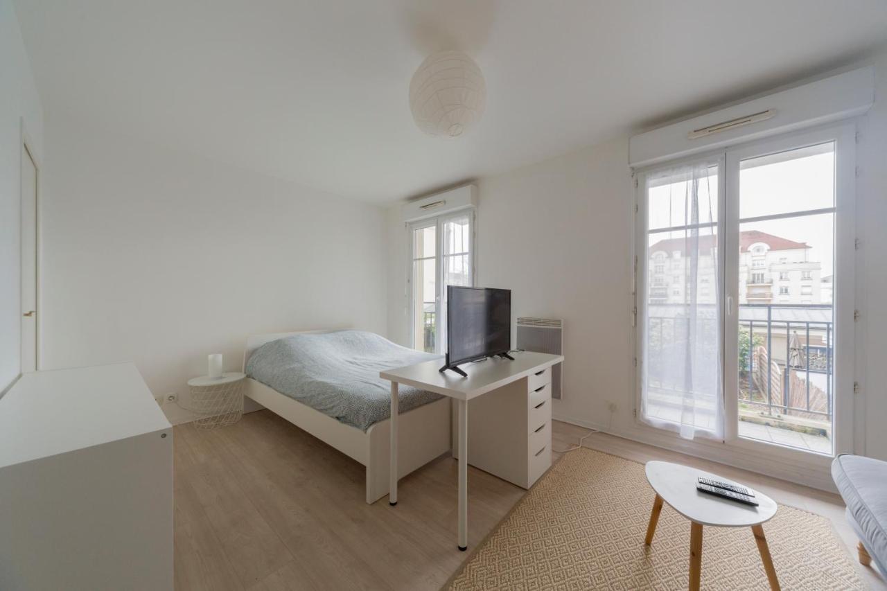 Paris-Disney - Studio 1 Min Gare Bussy-Saint-Georges Bagian luar foto